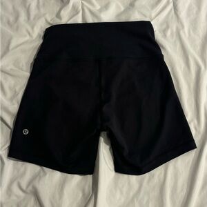 Size 8 Lululemon Wunder Train High-Rise 6” Biker Shorts